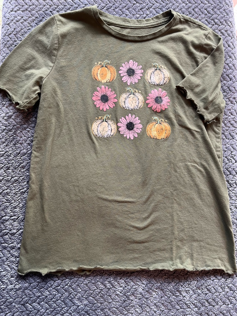 Girls Olive Green Pumpkin & Pink Daisy Short Sleeve Tee you’re